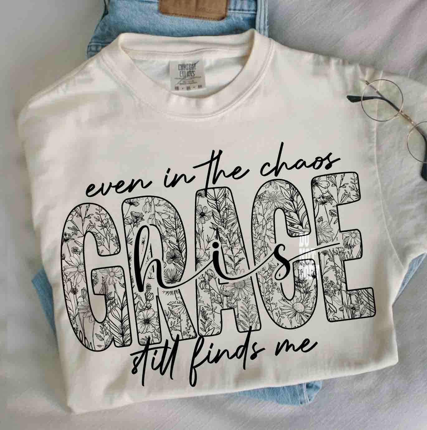 His Grace Still Finds Me Floral Christian Crewneck Sweatshirt, Gildan 18000, Vintage Scripture, Unisex Fleece, Cozy Fall Gift, Aesthetic Faith Outfit